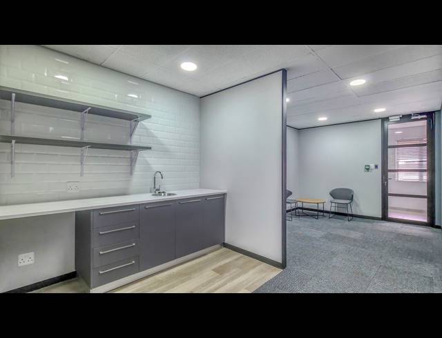 86M² BUSINESS CENTRE TO LET IN SUNNINGHILL